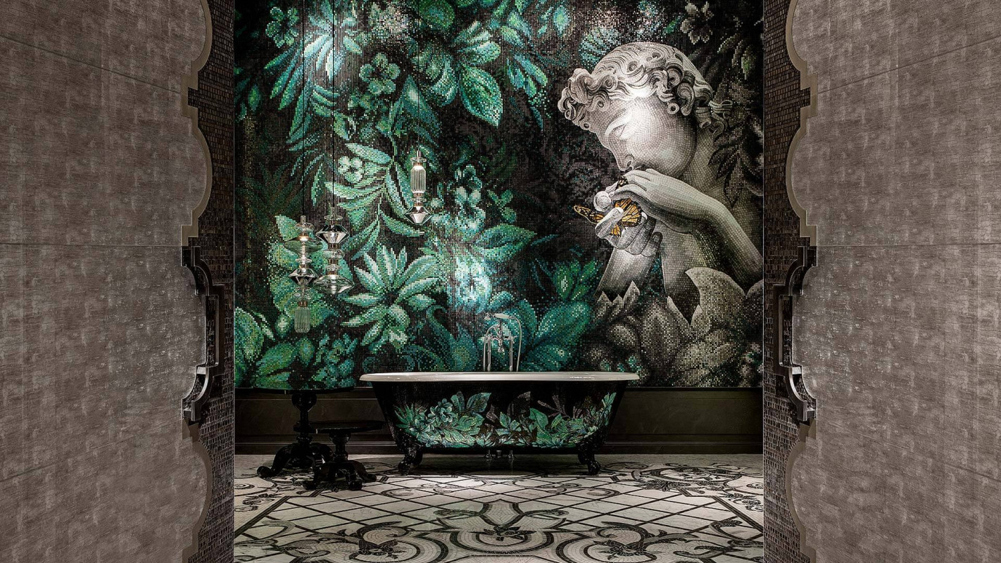Koupelna obložená mozaikami Sicis